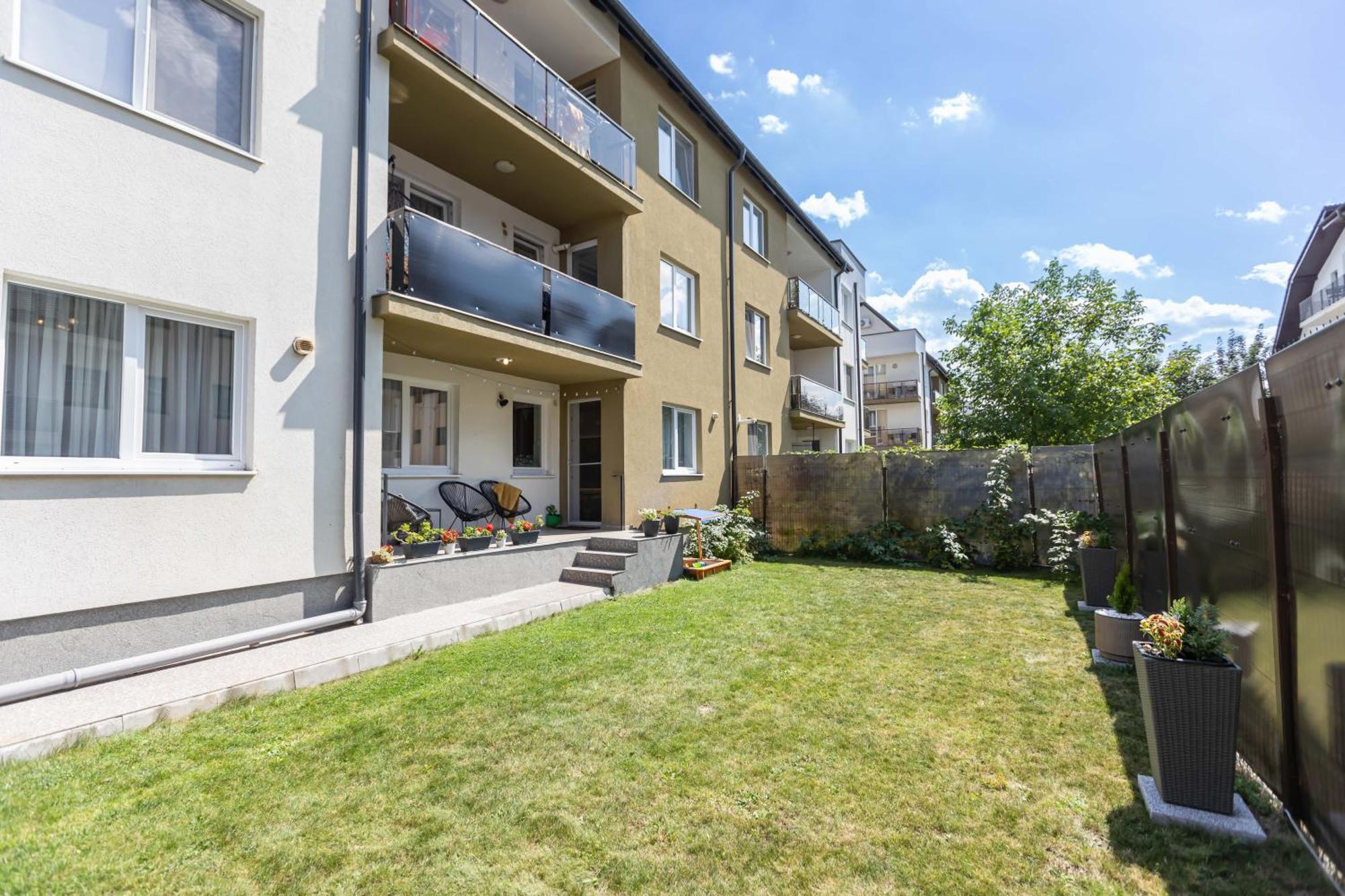 Montana Garden Lägenhet Braşov Exteriör bild